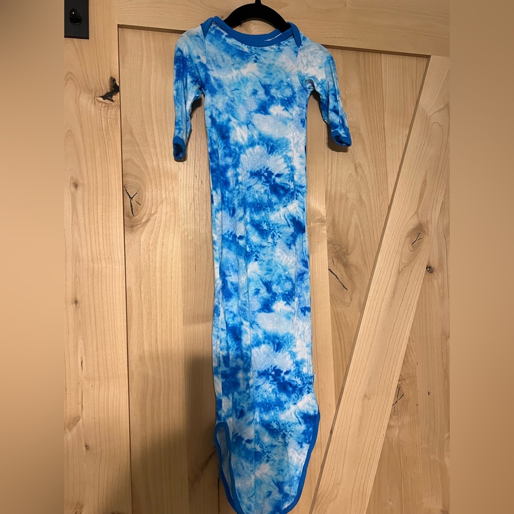 Little Sleepies knotted gown